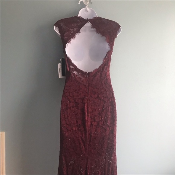 Betsy & Adam Long Open Back Mermaid Lace Dress Size 6 - Picture 7 of 9